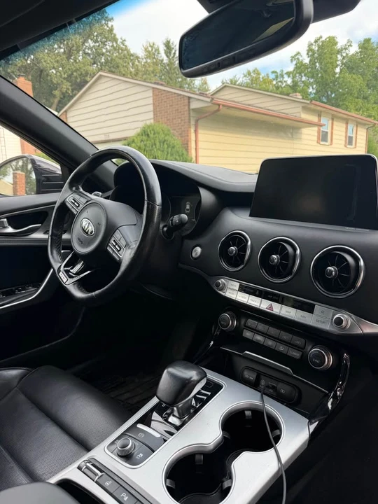 2018 Kia Stinger - Image 9 of 12