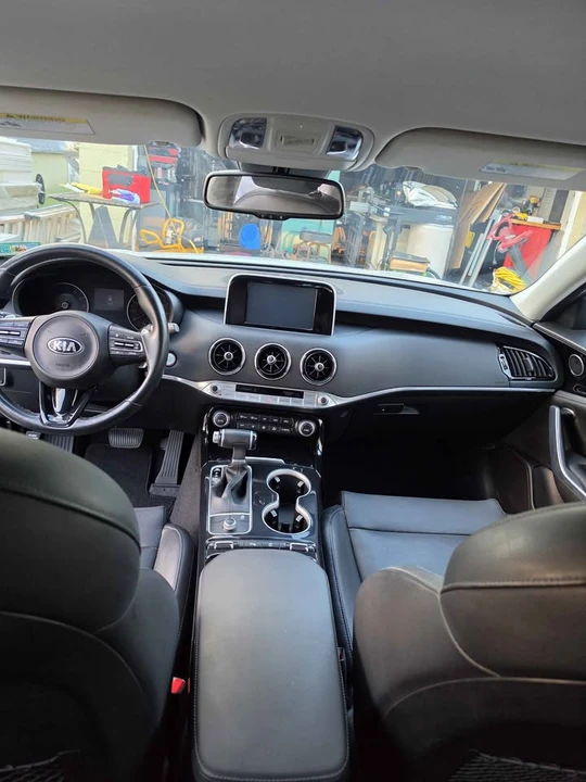 2018 Kia Stinger - Image 11 of 13