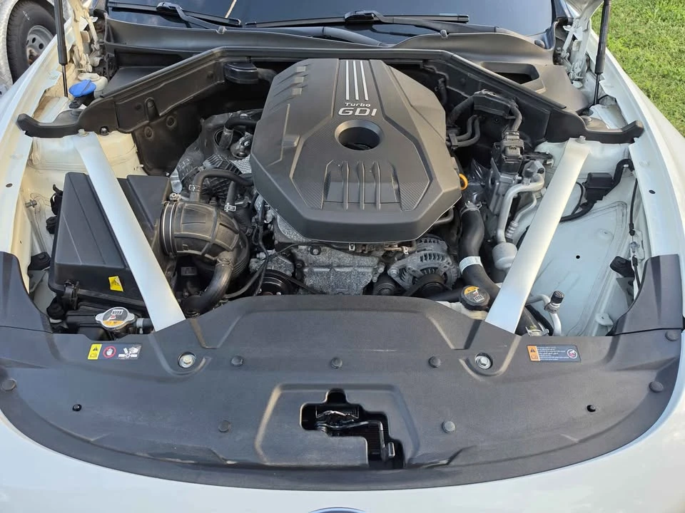 2018 Kia Stinger - Image 8 of 13
