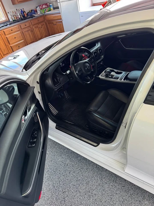 2018 Kia Stinger - Image 12 of 16