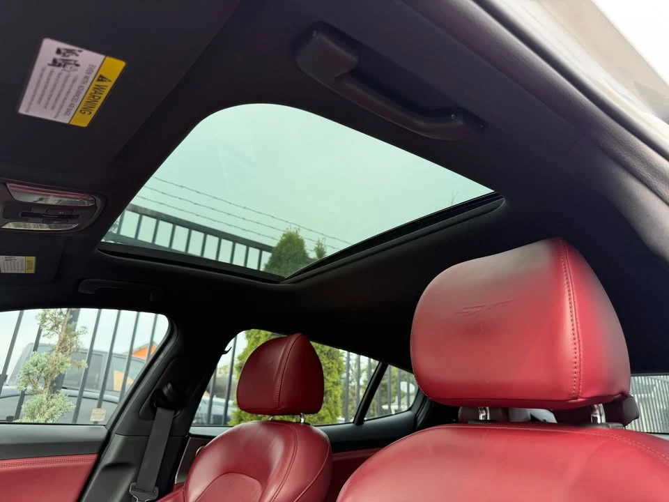 2018 Kia Stinger - Image 17 of 18