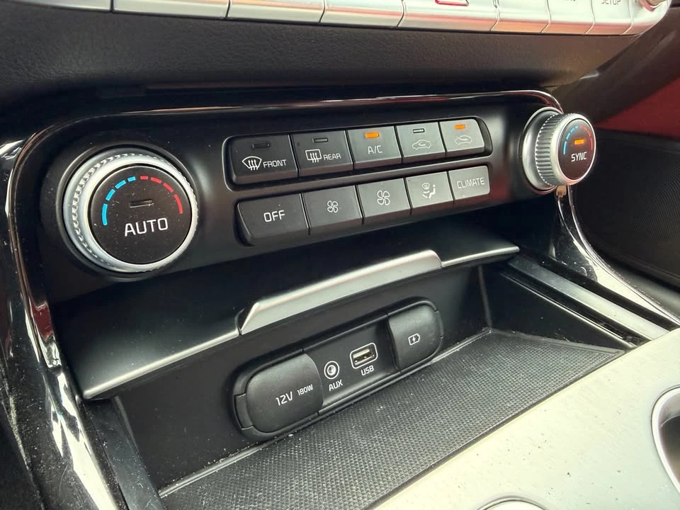2018 Kia Stinger - Image 15 of 18
