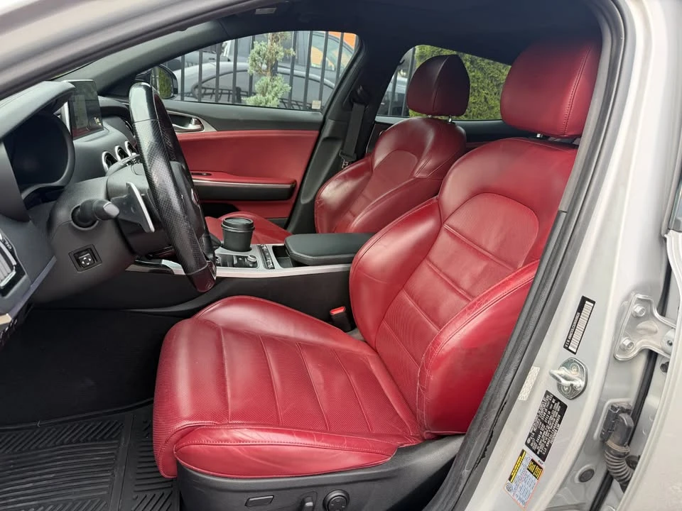 2018 Kia Stinger - Image 9 of 18