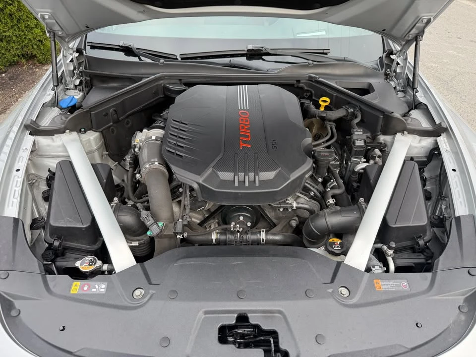 2018 Kia Stinger - Image 8 of 18