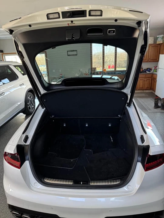 2018 Kia Stinger - Image 10 of 16