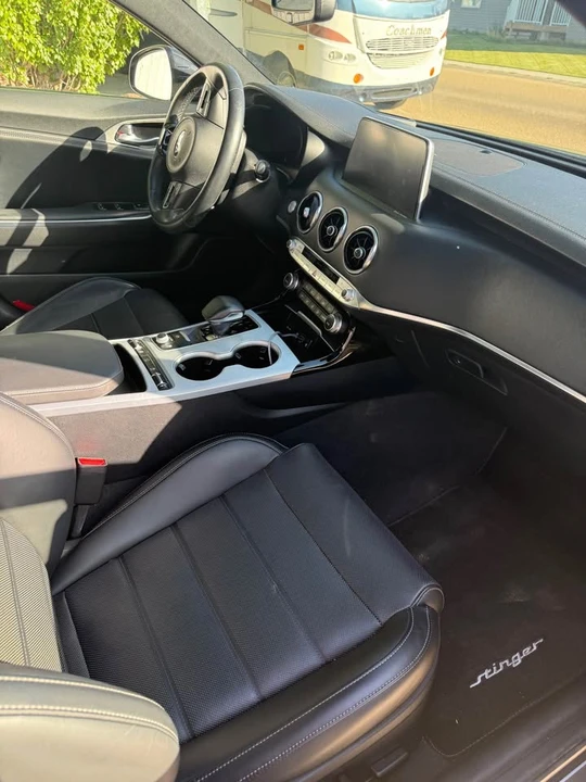 2018 Kia Stinger - Image 3 of 8