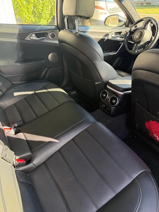 2018 Kia Stinger - Image 2 of 8