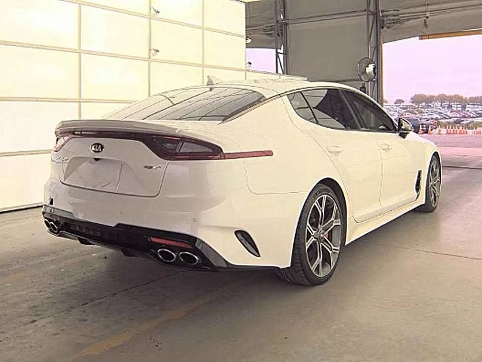 2018 Kia Stinger - Image 4 of 8