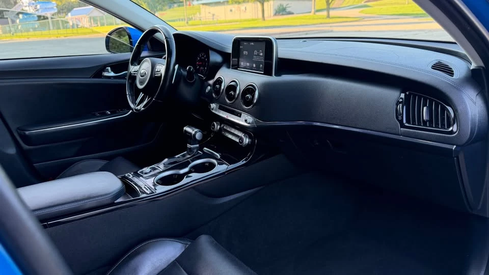 2018 Kia Stinger - Image 16 of 20