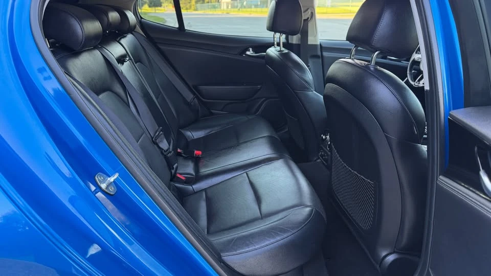 2018 Kia Stinger - Image 13 of 20