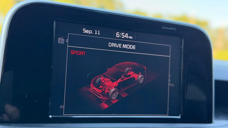 2018 Kia Stinger - Image 18 of 20