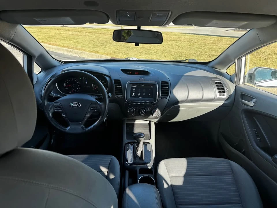 2018 Kia Forte - Image 8 of 11