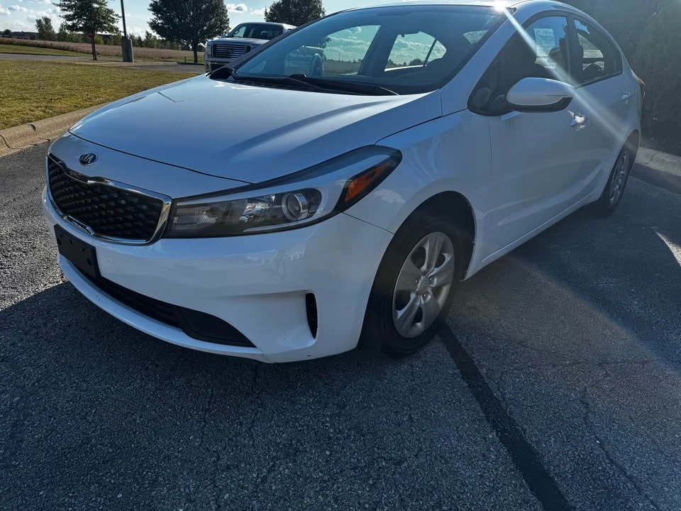 2018 Kia Forte - Image 5 of 11