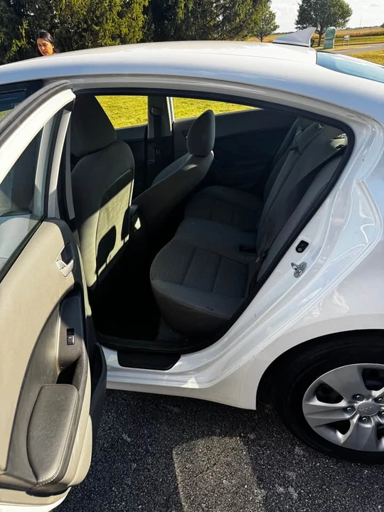 2018 Kia Forte - Image 10 of 11