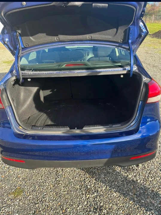 2018 Kia Forte - Image 9 of 11