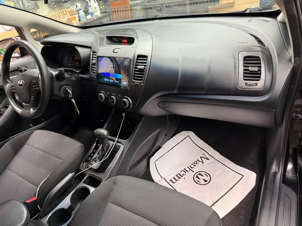 2018 Kia Forte - Image 7 of 10