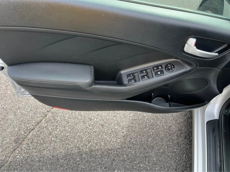 2018 Kia Forte - Image 10 of 11