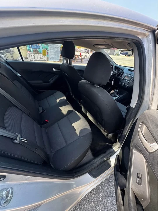2018 Kia Forte - Image 5 of 9