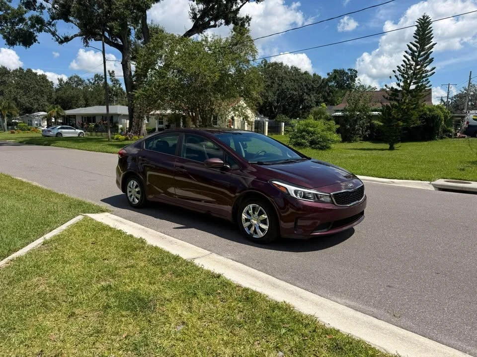 2018 Kia Forte - Image 2 of 13