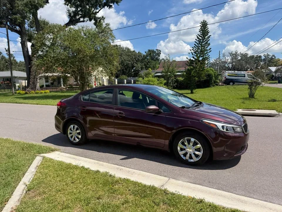 2018 Kia Forte - Image 6 of 14