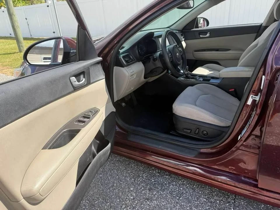 2018 Kia Forte - Image 11 of 16