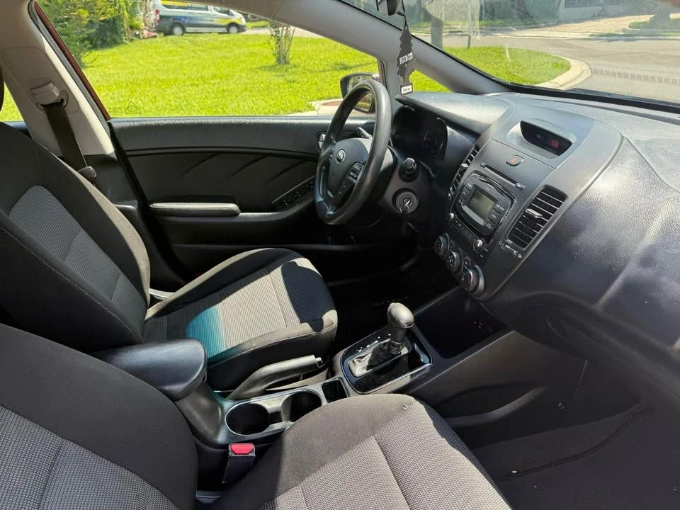 2018 Kia Forte - Image 10 of 14
