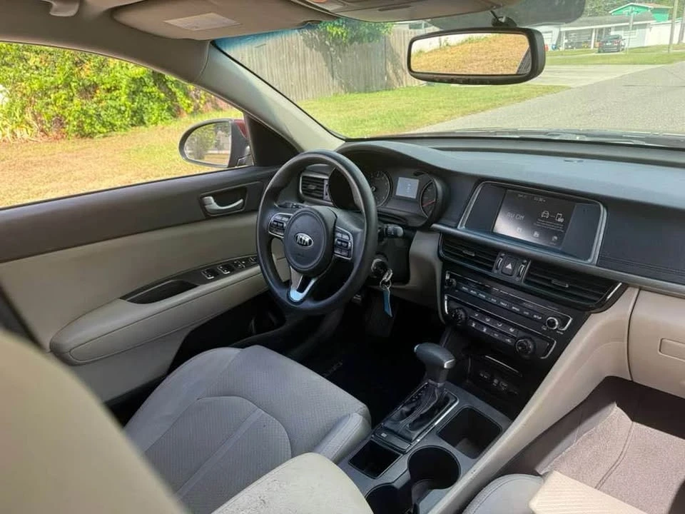 2018 Kia Forte - Image 8 of 16
