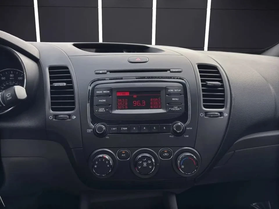 2018 Kia Forte - Image 11 of 14