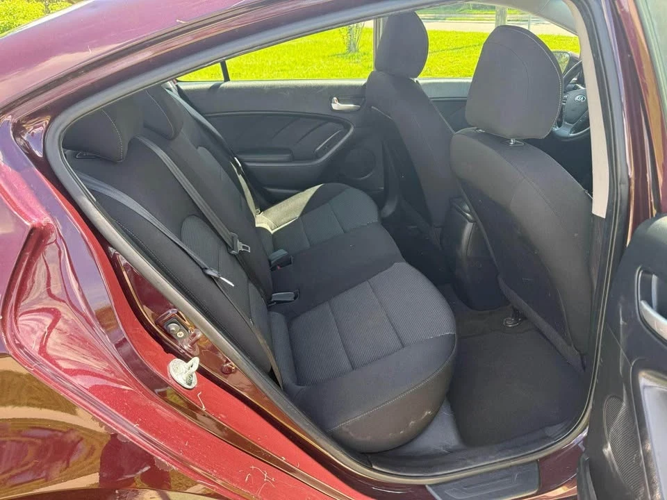 2018 Kia Forte - Image 8 of 14