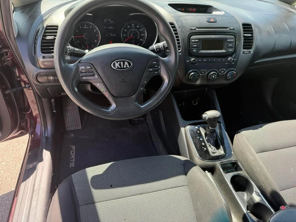 2018 Kia Forte - Image 4 of 14