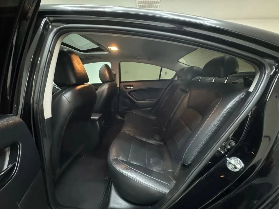 2018 Kia Forte - Image 13 of 18