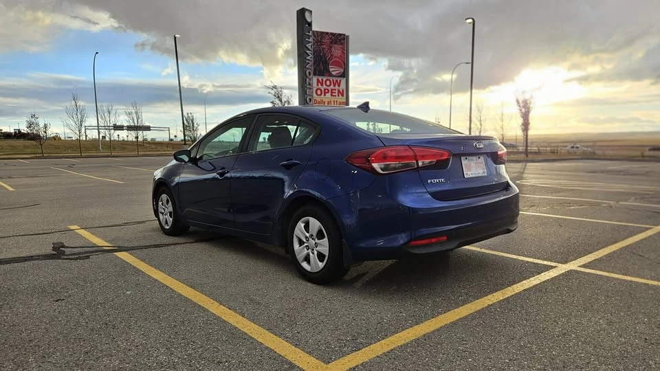 2018 Kia Forte - Image 4 of 12