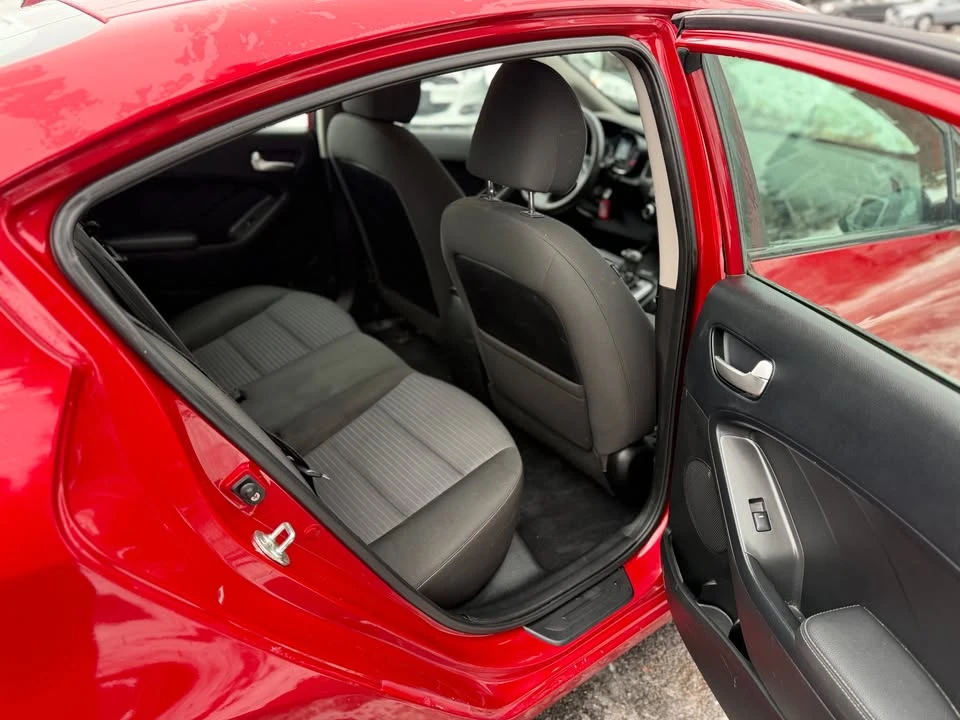 2018 Kia Forte - Image 10 of 11