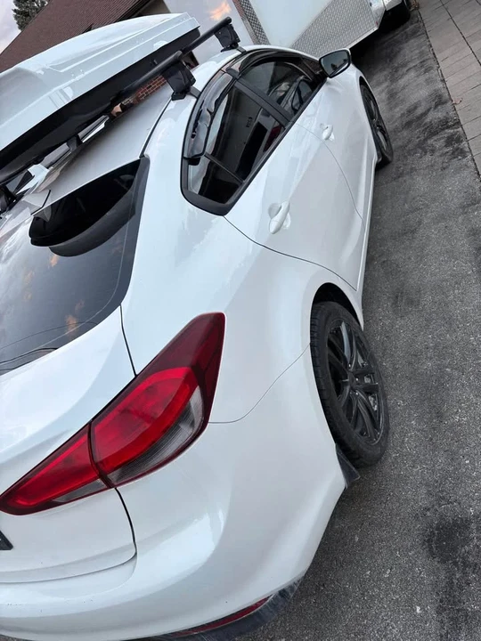 2018 Kia Forte - Image 2 of 4