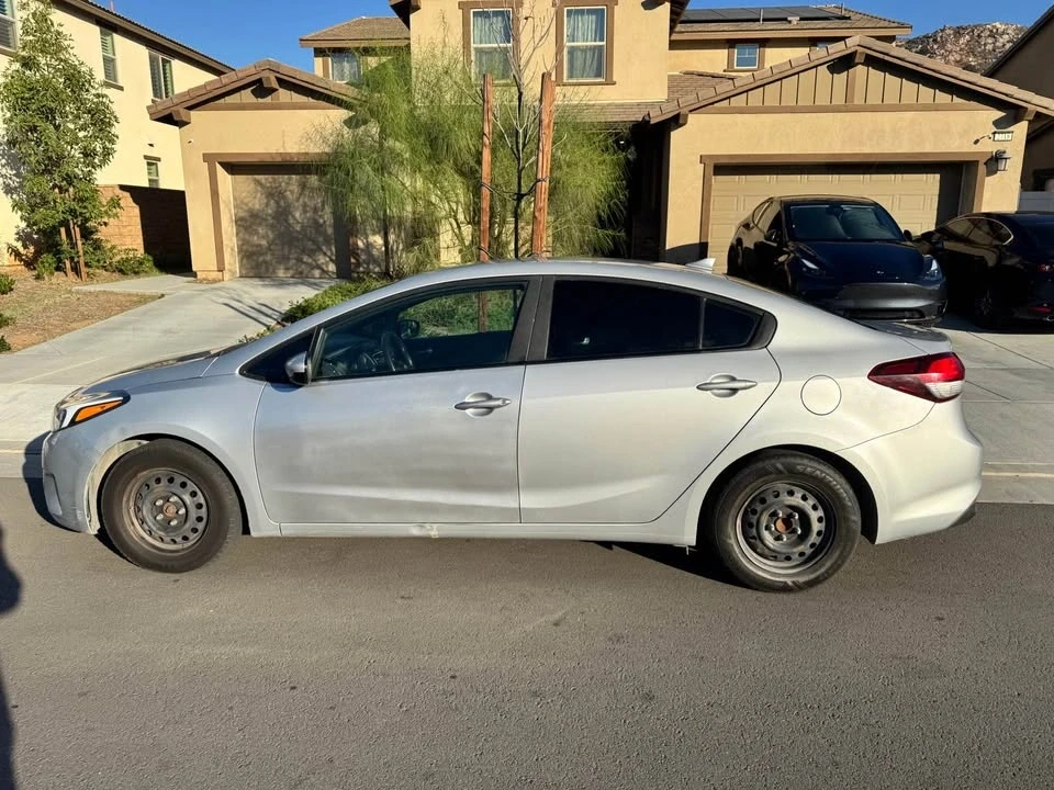2018 Kia Forte - Image 5 of 11