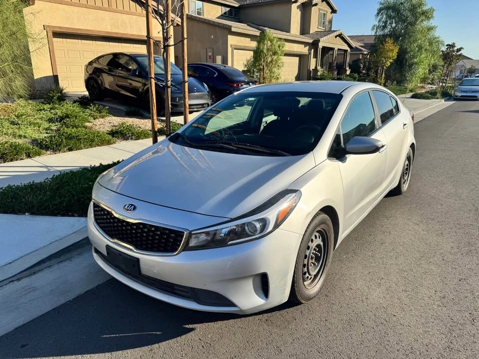 2018 Kia Forte - Image 2 of 11