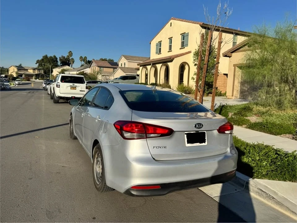 2018 Kia Forte - Image 4 of 11