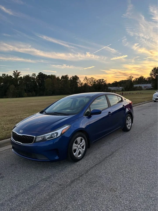 2018 Kia Forte - Image 2 of 17