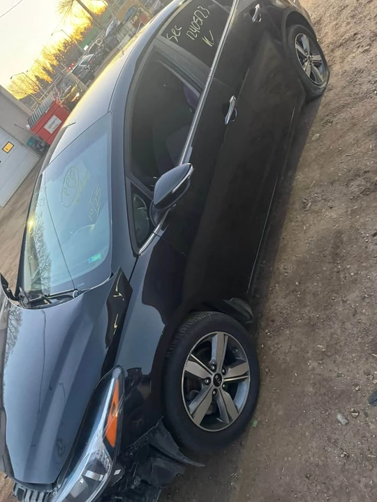 2018 Kia Forte - Image 3 of 4