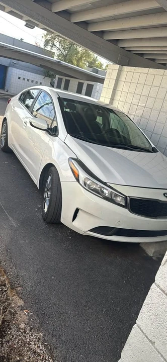 2018 Kia Forte - Image 2 of 3