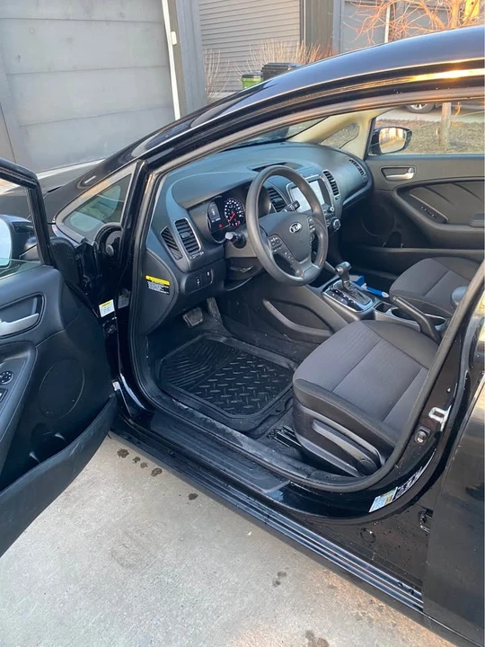 2018 Kia Forte - Image 6 of 12