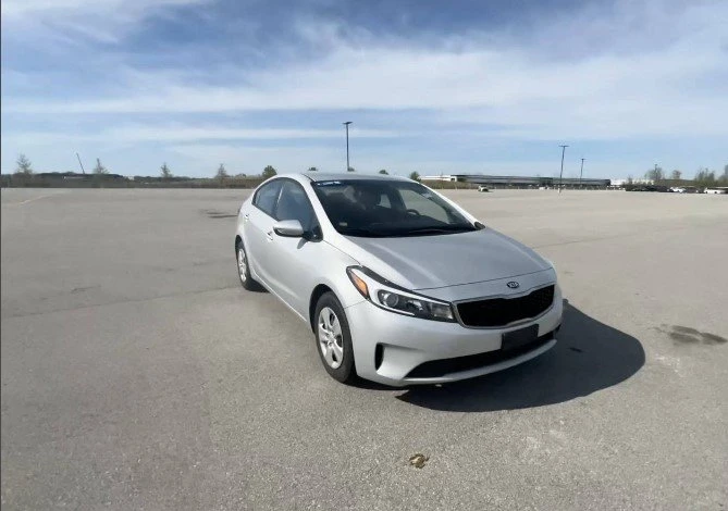2018 Kia Forte - Image 4 of 5