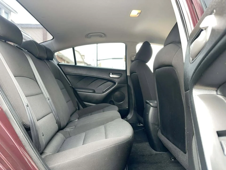 2018 Kia Forte - Image 6 of 8
