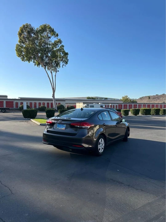 2018 Kia Forte - Image 6 of 15