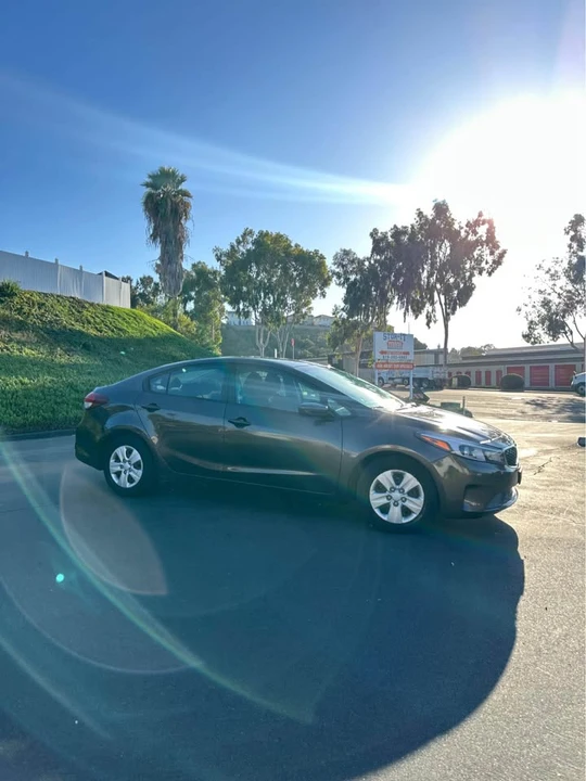 2018 Kia Forte - Image 8 of 15