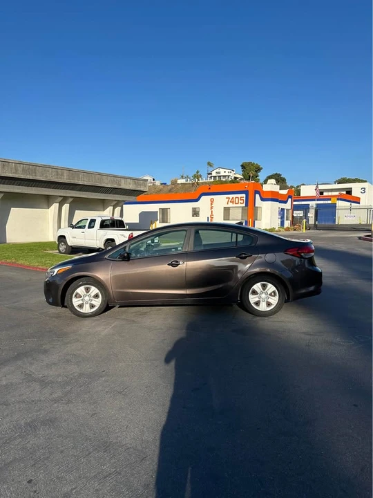 2018 Kia Forte - Image 4 of 15