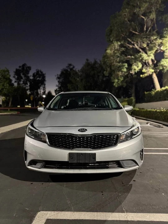 2018 Kia Forte - Image 2 of 12