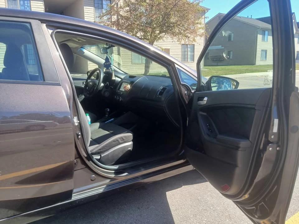 2018 Kia Forte - Image 7 of 12