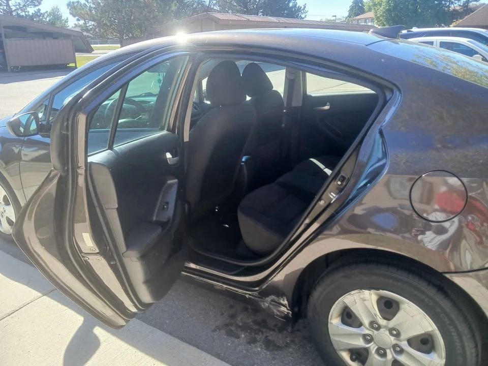 2018 Kia Forte - Image 5 of 12