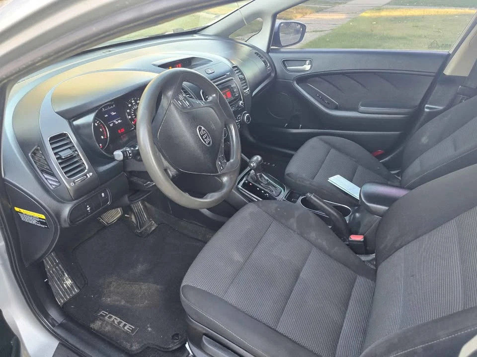 2018 Kia Forte - Image 9 of 11